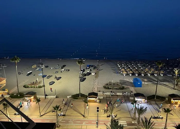 Primera Linea Playa. * فوينخيرولا
