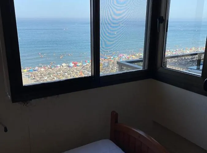 Primera Linea Playa. * فوينخيرولا